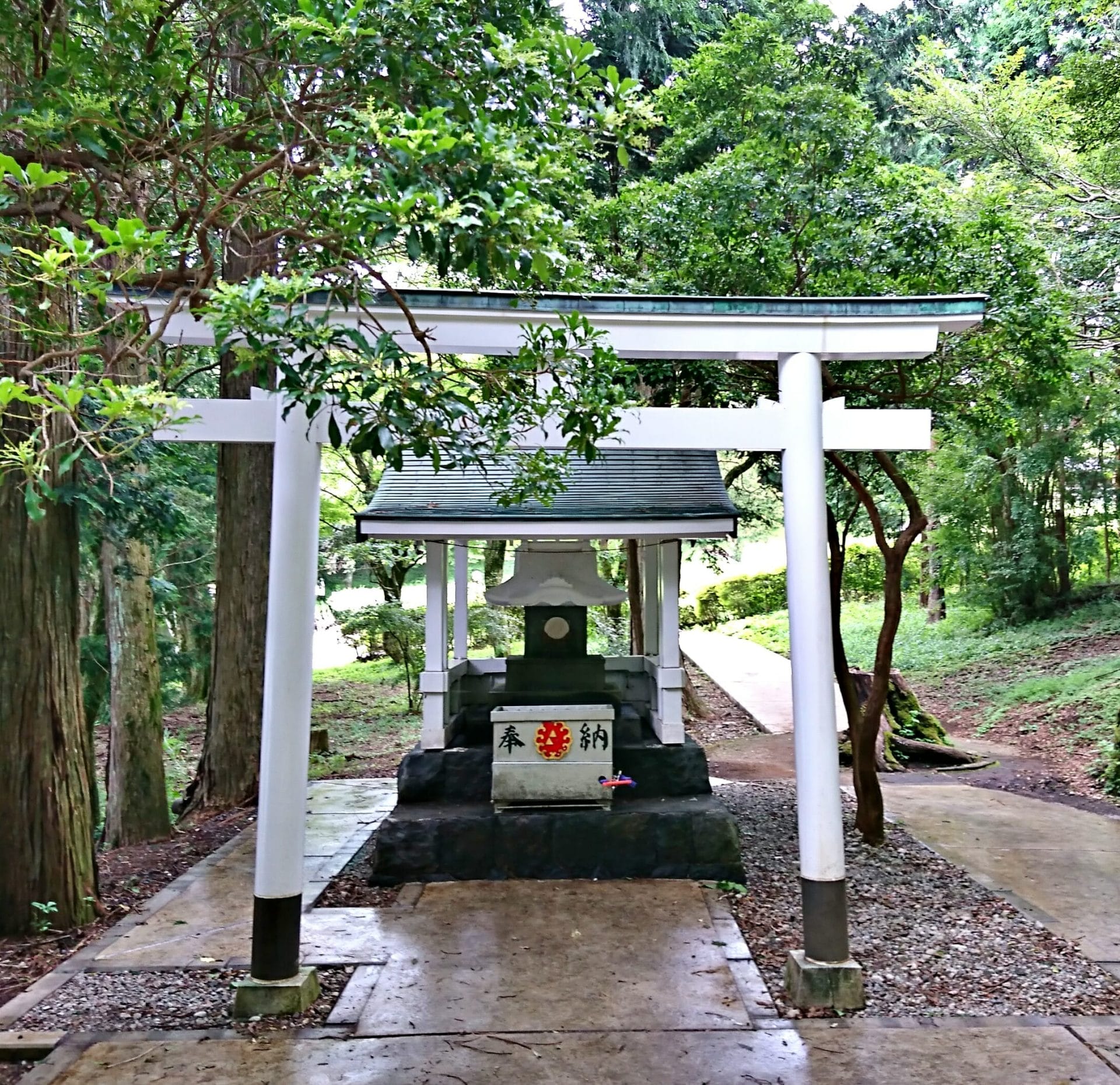 箱根九頭龍の森の近くにある白龍神社
