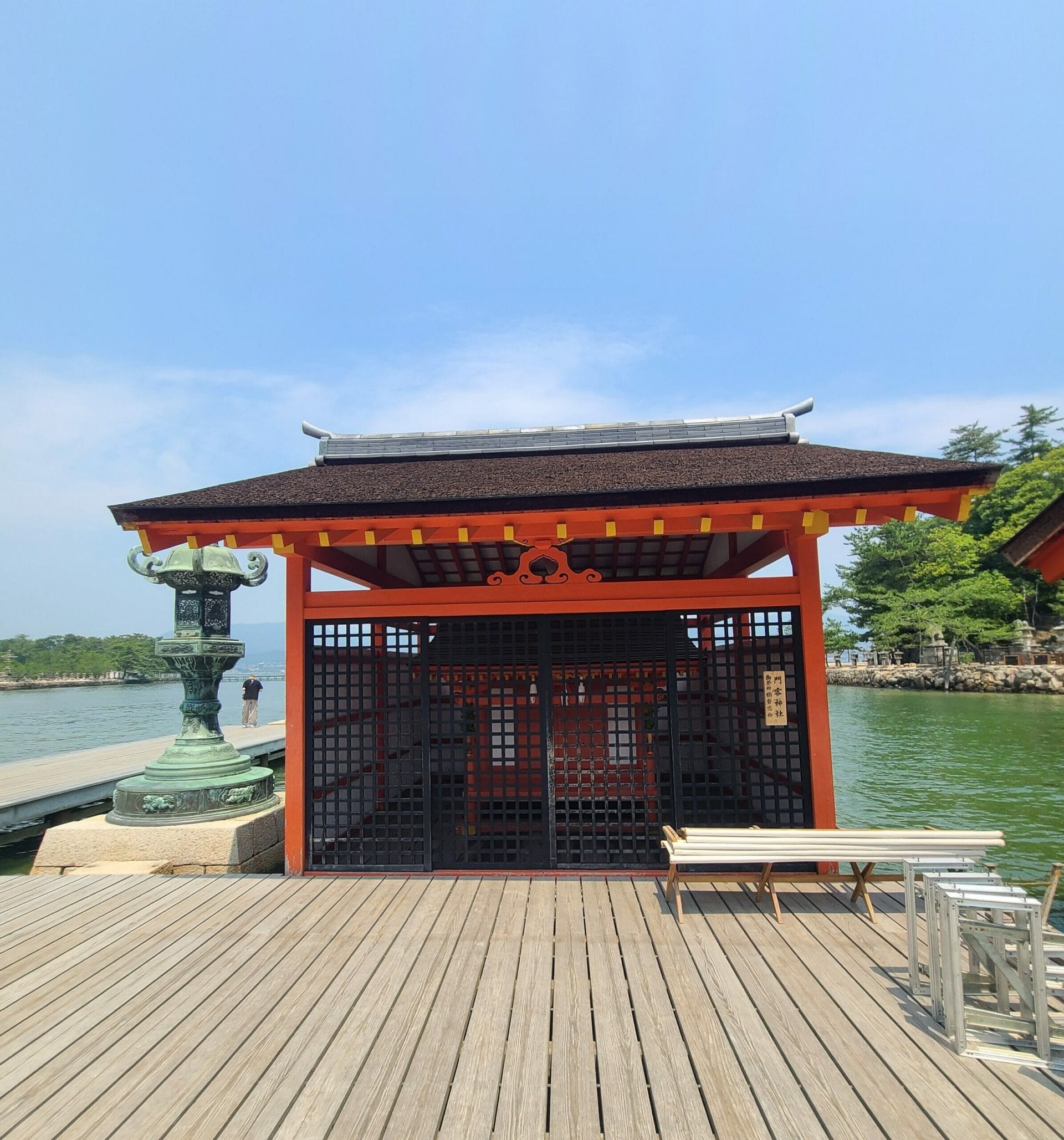 厳島神社の門客神社